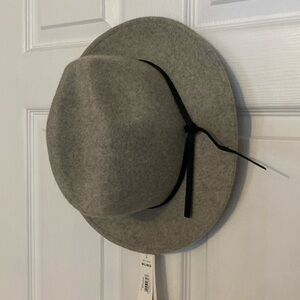 NWT Joe fresh felt hat, light grey, size M/L
